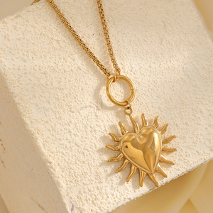 Collana a Cuore in Acciaio Inossidabile Stile Europeo e Americano, Ciondolo Sole di Alta Gamma Placcato in <span class=keywords><strong>Oro</strong></span> 18K - Product Image 1