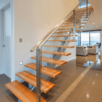 Escalier à monopoutre galvanisé à chaud, design flottant, marches en bois massif, garde-corps en verre de sécurité