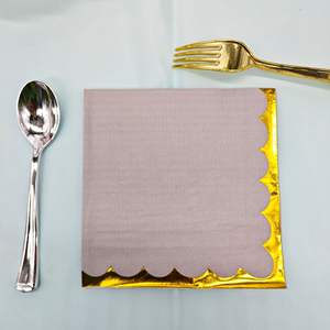 <span class=keywords><strong>Serviette</strong></span> <span class=keywords><strong>en</strong></span> <span class=keywords><strong>papier</strong></span> cocktail festonnée à impression grise et dorure à chaud - Product Image 2