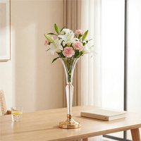 Support de fleurs de table en acrylique de luxe moderne pour mariage, bougeoirs en cristal pour fêtes, ornements et accessoires de décoration d'hôtel en gros