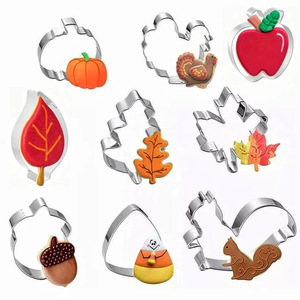 Ensemble de 9 <span class=keywords><strong>emporte</strong></span>-pièces en acier inoxydable pour l'<span class=keywords><strong>automne</strong></span>, Thanksgiving et Halloween, formes de dinde, feuille d'érable et châtaigne - Product Image 2