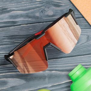 Lunettes de soleil de sport pour hommes, avec logo personnalisé, verres PC UV400, coupe-vent, pour le cyclisme, la course à pied, le VTT et les activités de plein air - Product Image 2
