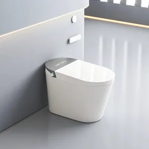 सेंसर बाथरूम इंटेलिजेंट हीटेड स्मार्ट टॉयलेट सीट सिरेमिक एस ट्रैप ग्रेविटी फ्लशिंग टॉयलेट कमोड