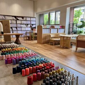 रंगीन 100% शुद्ध आंतरिक मोंगोलियन कश्मीरी पेट धागा और हाथ बुनाई के लिए - Product Image 3