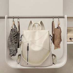 Sac à dos bohème féminin imprimé à la main pour le printemps-été, sac rembourré élégant pour la plage et les activités de plein air avec fermeture - Product Image 3