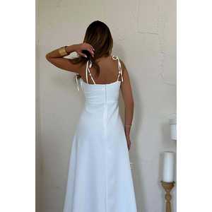 Robe de soirée longue en satin blanc en gros, taille XL, silhouette trapèze avec bonnets de soutien-gorge, style de fête romantique et luxueux avec fente - Product Image 1