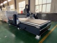 Machine de routeur CNC à 3 axes 1325 à vendre adaptée à la conception de traitement acrylique PVC bois avec une haute précision à bas prix