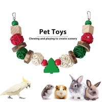 Jouet à bascule pour perroquet en bois de pomme écologique Golden Bear avec décoration de sapin de Noël pour oiseaux