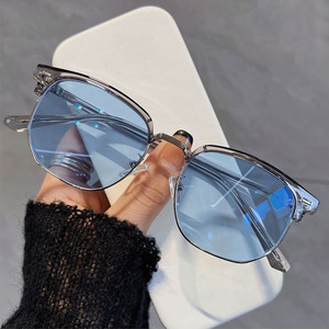 <span class=keywords><strong>Occhiali</strong></span> <span class=keywords><strong>da</strong></span> <span class=keywords><strong>vista</strong></span> fotocromatici a mezza montatura Vintage <span class=keywords><strong>con</strong></span> lenti a luce blu per donne/uomini <span class=keywords><strong>occhiali</strong></span> per Computer montature nere - Product Image 3