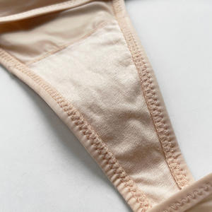 String basique taille basse confortable à imprimé zèbre/léopard, sexy, à fines bretelles, en soie glacée, avec logo à la taille - Product Image 4