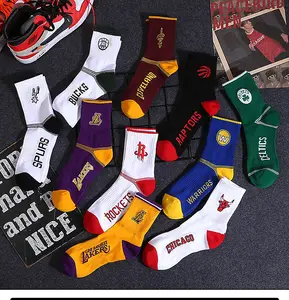 Оптовая Продажа с фабрики, осенне-зимние новые спортивные носки средней длины, баскетбольные Носки из чистого хлопка, впитывающие пот, удобные Командные носки с логотипом