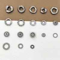 Anneau de jonction fermé en cuivre plaqué argent, style bande de Möbius ajourée, filigrane, pour accessoires de bijouterie DIY, directement de l'usine de Guangzhou