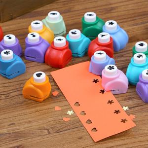 Wholesale Random Mini DIY hole punch Craft Scrapbooking Handmade Cut Card For DIY Gift Card Paper Puncher