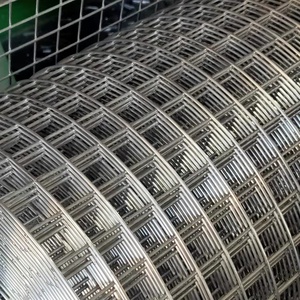 מגולוון חוט מרותך מרובע גדר רשת 4 x4 4 4 x8 8 6 מ "מ 1x1 2.5 מ" מ 1. אורך 1 x15m30m לכל ניגרים גליל נייגריה סגנון אריגה רגיל - Product Image 1