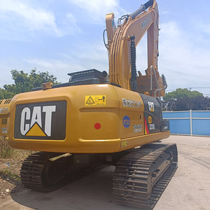 Excavatrice sur chenilles CAT 320D2 de 20 tonnes avec godet de 1m³ de capacité, modèle 2023 en stock, prix bas, occasion. - Product Image 4