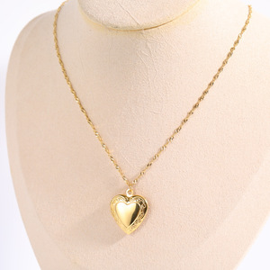 Collar <span class=keywords><strong>con</strong></span> Colgante de Corazón de Diseño Personalizado Estilo Ins, Acero Inoxidable, Chapado en Oro, <span class=keywords><strong>con</strong></span> Foto en el Interior - Product Image 3