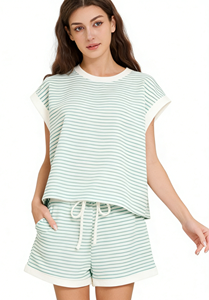Ensemble deux pièces rayé d'été personnalisé pour <span class=keywords><strong>femme</strong></span> : haut à manches courtes et col rond, <span class=keywords><strong>short</strong></span> à taille élastiquée – Fabricant - Product Image 4