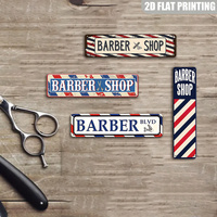 Letrero Metálico Vintage de Barbería con Diseño de Poste Rojo, Blanco y Azul