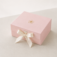 Boîte magnétique rigide de luxe personnalisée rose, ruban en soie, pliable, matériau recyclable pour l'emballage de vêtements, de cadeaux et de parfums