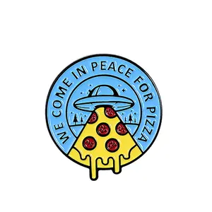 Uzay gemisi Pizza ve gezegen Pizza en iyi arkadaşlar broş aksesuarları karikatür emaye pimleri özel broş Logo Pin Metal şapka Pin