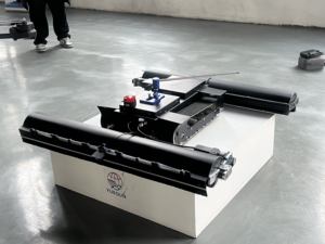 Équipement intelligent de <span class=keywords><strong>nettoyage</strong></span> de panneaux photovoltaïques anti-chute, robot de <span class=keywords><strong>nettoyage</strong></span> de panneaux solaires avec une largeur de <span class=keywords><strong>nettoyage</strong></span> de 1,2 m - Product Image 4