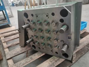 أحمر شفاه مخصص عالي الجودة قالب أنبوب تصميم جميل قالب حقن بلاستيكي للاستخدام المنزلي مستحضرات تجميل أحمر شفاه بالحقن - Product Image 3