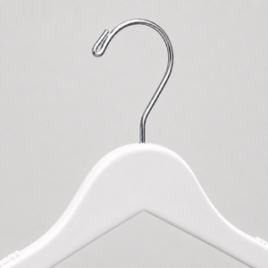 Ganchos para Ropa de Madera Dura Blanca Ecológicos al por Mayor con Almohadillas de Silicona Antideslizantes para Cadenas de Tiendas al Mejor Precio - Product Image 2