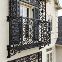 Fabricant de balustrades au design classique, en fer forgé cintrée, populaire pour les hôtels et les villas, résistante à la corrosion