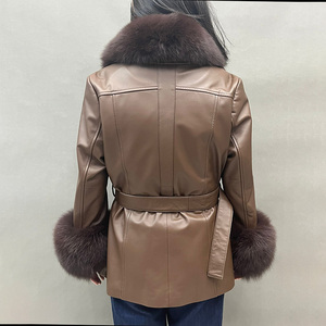 Super Offerta Nuovo Cappotto In Pelliccia Invernale Spesso E Caldo Giacca da Donna In Pelle di Montone con Collo e Polsini in Pelliccia di Volpe - Product Image 4