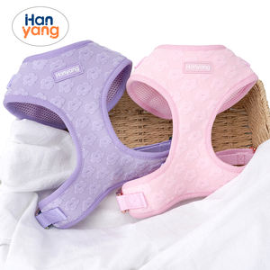 Arnés de perro bordado Jacquard personalizado HanYang, chaleco para perro con pajarita y soporte para bolsa de caca - Product Image 3