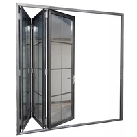 Portes pliantes électriques en aluminium et verre Clearview Hurricane Impact pour usage extérieur et salle de bain, design moderne
