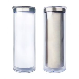 Taza de camping de acero inoxidable con aislamiento al vacío de 20 oz, blanca, para sublimación, con diseño de globo de nieve con brillantina. - Product Image 1