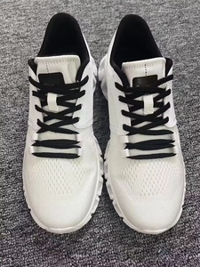 รองเท้าวิ่งแฟชั่น แบรนด์ดัง รองเท้าดีไซเนอร์ รองเท้ากีฬาคุณภาพหรูหราพร้อมไฟ LED - Product Image 4