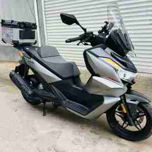 CALIDAD MEJOR Unigear VOGES SR250GT Pedal Motocicleta Scooter de gas de <span class=keywords><strong>segunda</strong></span> <span class=keywords><strong>mano</strong></span> - Product Image 1