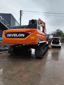 รถขุดตีนตะขาบ Develon DX380 ขนาด 36.4 ตัน กำลัง 214 กิโลวัตต์ บุ้งกี๋ขนาด 1.95 ลูกบาศก์เมตร มาตรฐานยูโร 3/4 สำหรับงานก่อสร้าง - Product Image 4