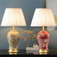 Lampe de table moderne en céramique, base en porcelaine, abat-jour plissé en tissu, métal doré, LED chaude, pour chevet, hôtel, villa, salon, maison