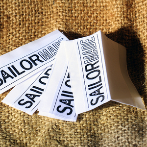 Etiquetas de Lujo Personalizadas para Prendas de Vestir con Logotipo de Marca, Etiquetas Tejidas para el Cuidado del Cuello y Etiquetas de Tela para Ropa - Product Image 4