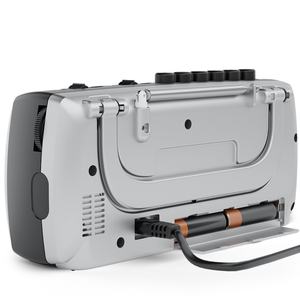 Reproductor de Casetes Retro Boombox de Gran Tamaño con Radio, en Oferta - Product Image 4