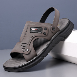 Sandalias de cuero para hombre, estilo abierto, para verano, para la playa, con suela de goma, entresuela de EVA, forro de PU, estilo sólido. - Product Image 1