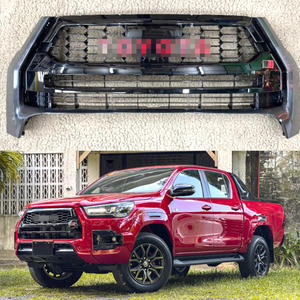 Toyota Hilux Rocco 21-25 4x4 Off Road Grille Sport GR Version Modification du pare-chocs avant Noir brillant Noir mat - Product Image 4