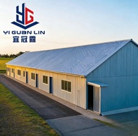 Poulailler et hangar à volailles modernes, légers et durables en structure acier préfabriquée, avec garantie de 5 ans
