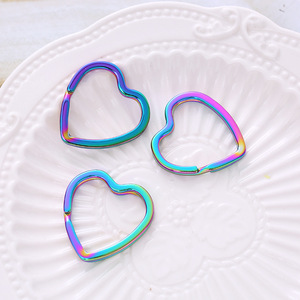 Llavero con hebilla de cinturón de acero <span class=keywords><strong>y</strong></span> metal en forma de corazón fuerte para accesorios de bolso <span class=keywords><strong>y</strong></span> llaveros - Product Image 1