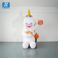 Personnage de dessin animé gonflable de cheval de licorne, sculpture de dessin animé de personnage animal sculpture gonflable en peluche