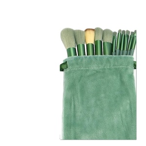 <span class=keywords><strong>2025</strong></span> <span class=keywords><strong>New</strong></span> YD Hot bán chuyên nghiệp 13 cái màu xanh lá cây màu xử lý <span class=keywords><strong>make</strong></span> <span class=keywords><strong>up</strong></span> Brushes Set cho <span class=keywords><strong>make</strong></span> <span class=keywords><strong>up</strong></span> công cụ với flannel bao bì - Product Image 2