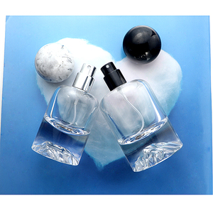 Diseño único de fondo <span class=keywords><strong>volcánico</strong></span> Vidrio grueso 30ml 50ml Botella de perfume vacía con tapa de bola de mármol - Product Image 5