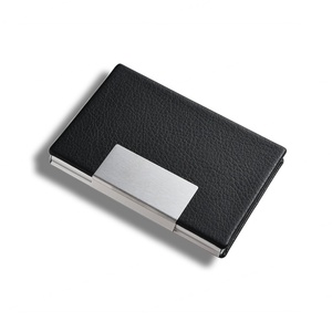 ที่ใส่บัตรพับได้แบบโลหะหุ้มหนัง ดีไซน์เรียบง่าย สั่งทำโลโก้ได้ สำหรับธุรกิจ ขายส่ง - Product Image 6