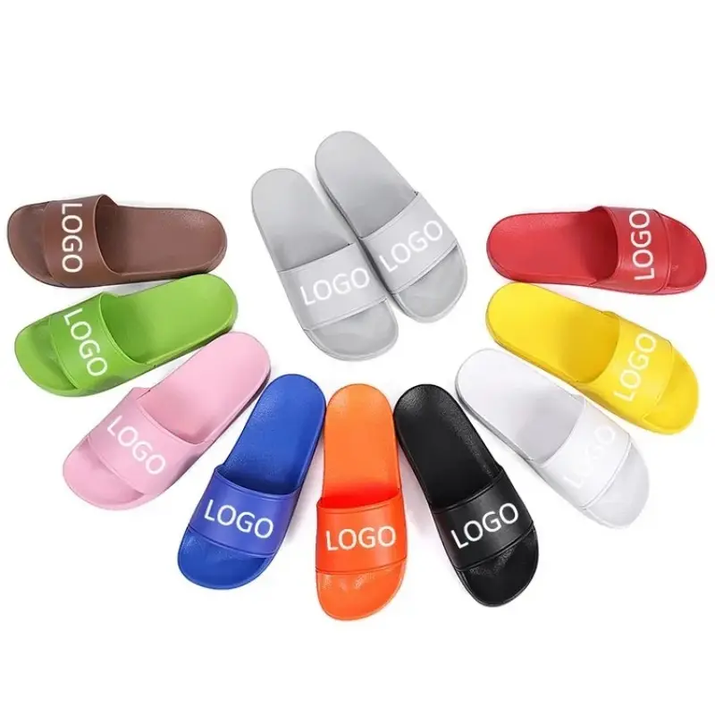 Nuevo diseño antideslizante hombres hogar varios colores plano logotipo personalizado impreso hombres zapatillas para la venta