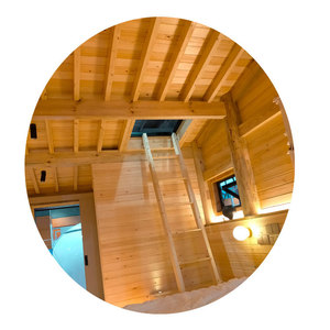 บ้านไม้เคลื่อนที่แบบเรียบง่ายสำหรับใช้ในโรงแรม พร้อมการตกแต่ง - Product Image 1