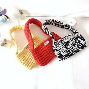 Bolso de ganchillo hecho a mano estilo informal de verano nuevo en línea bolso tejido popular tiras de tela forro de poliéster puramente hecho a mano rafia - Product Image 3
