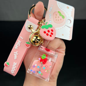 Nuevo Llavero Líquido Kawaii <span class=keywords><strong>2023</strong></span>, Lindo Llavero con Forma de Taza de Té con Leche y Fresa, Botella de Bebida, Anillo Flotante con Boba - Product Image 4